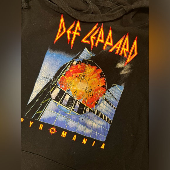 Def Leppard - Picture 2 of 2